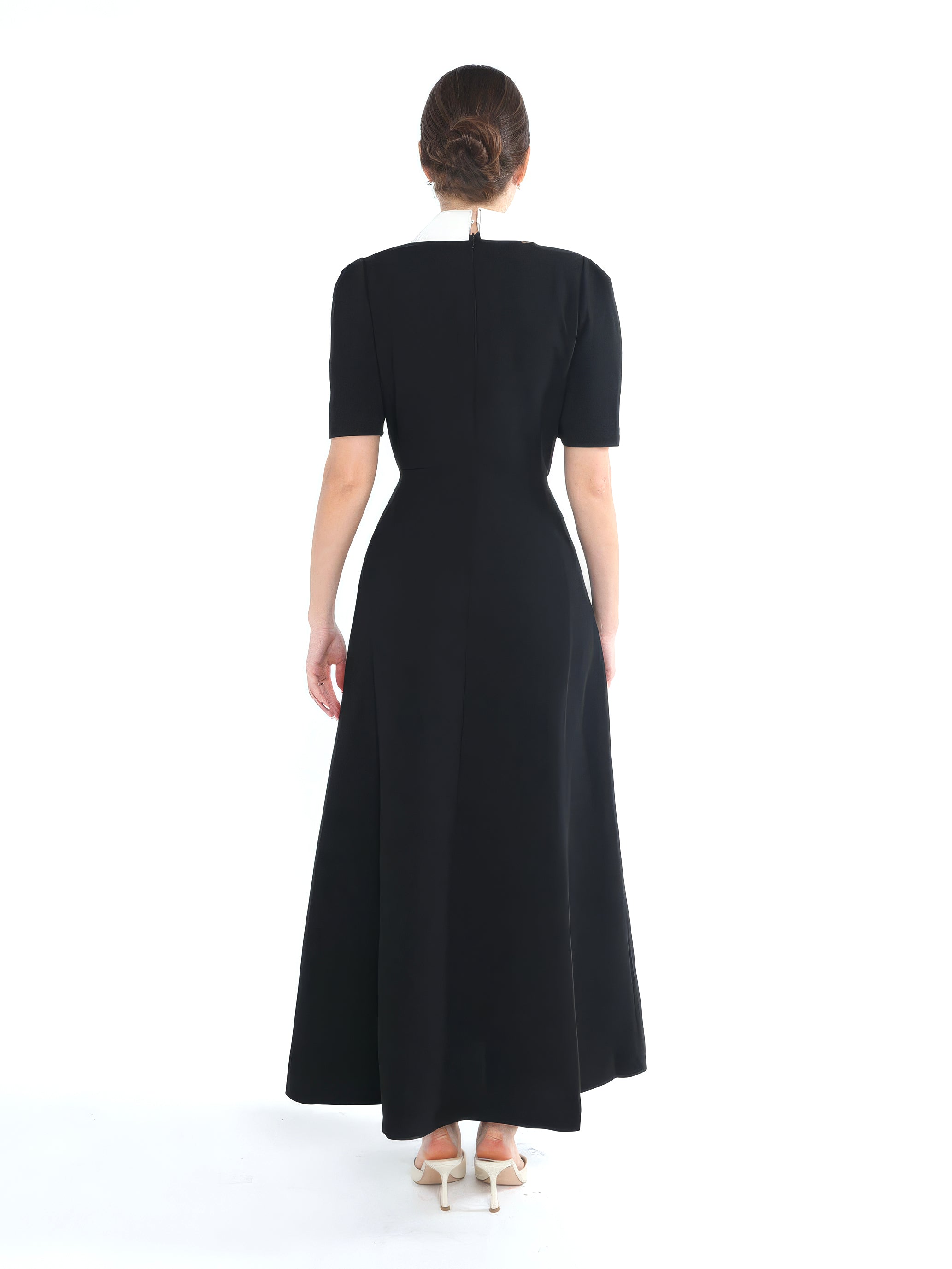 فستان نسائي