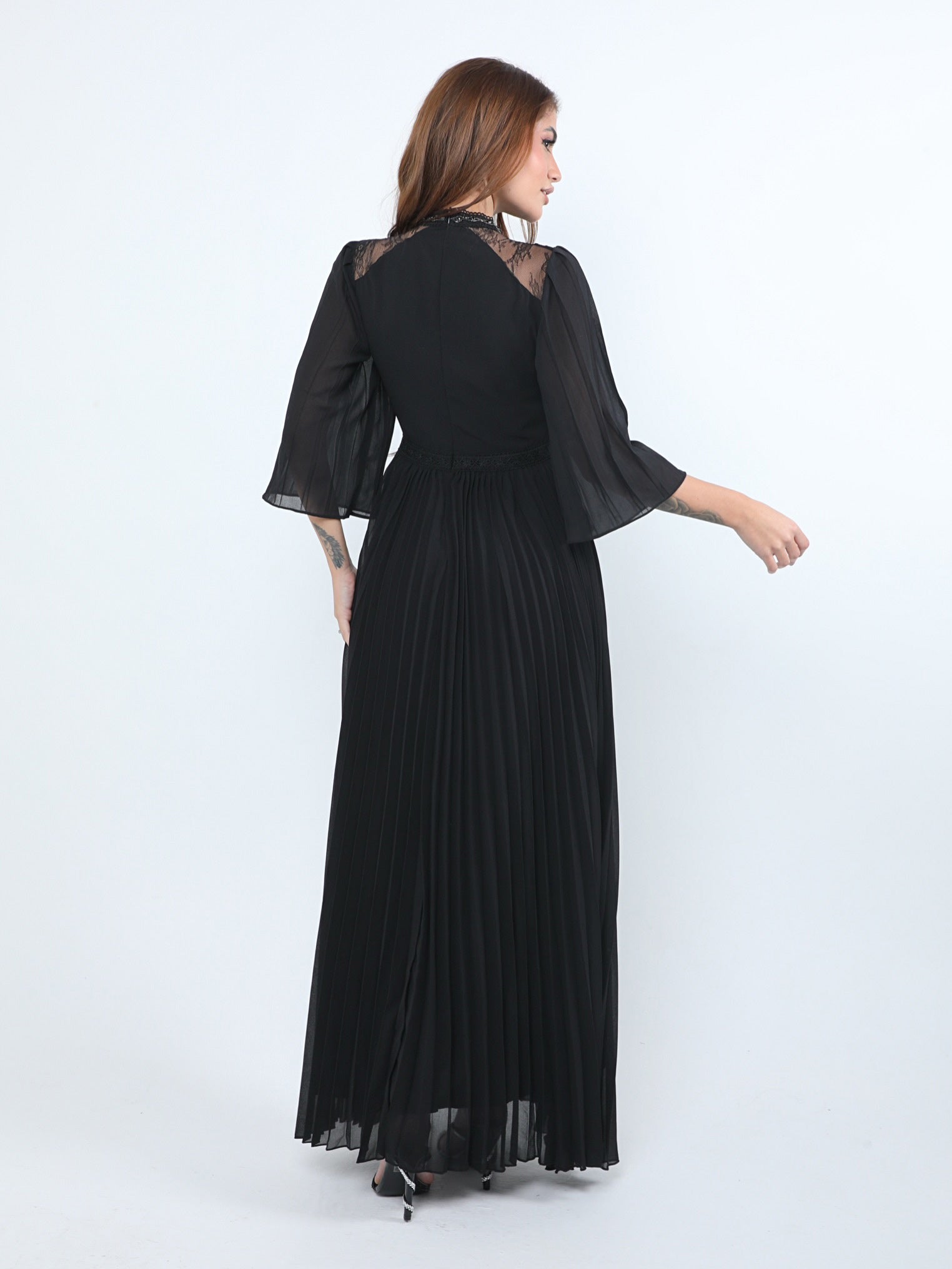 فستان نسائي