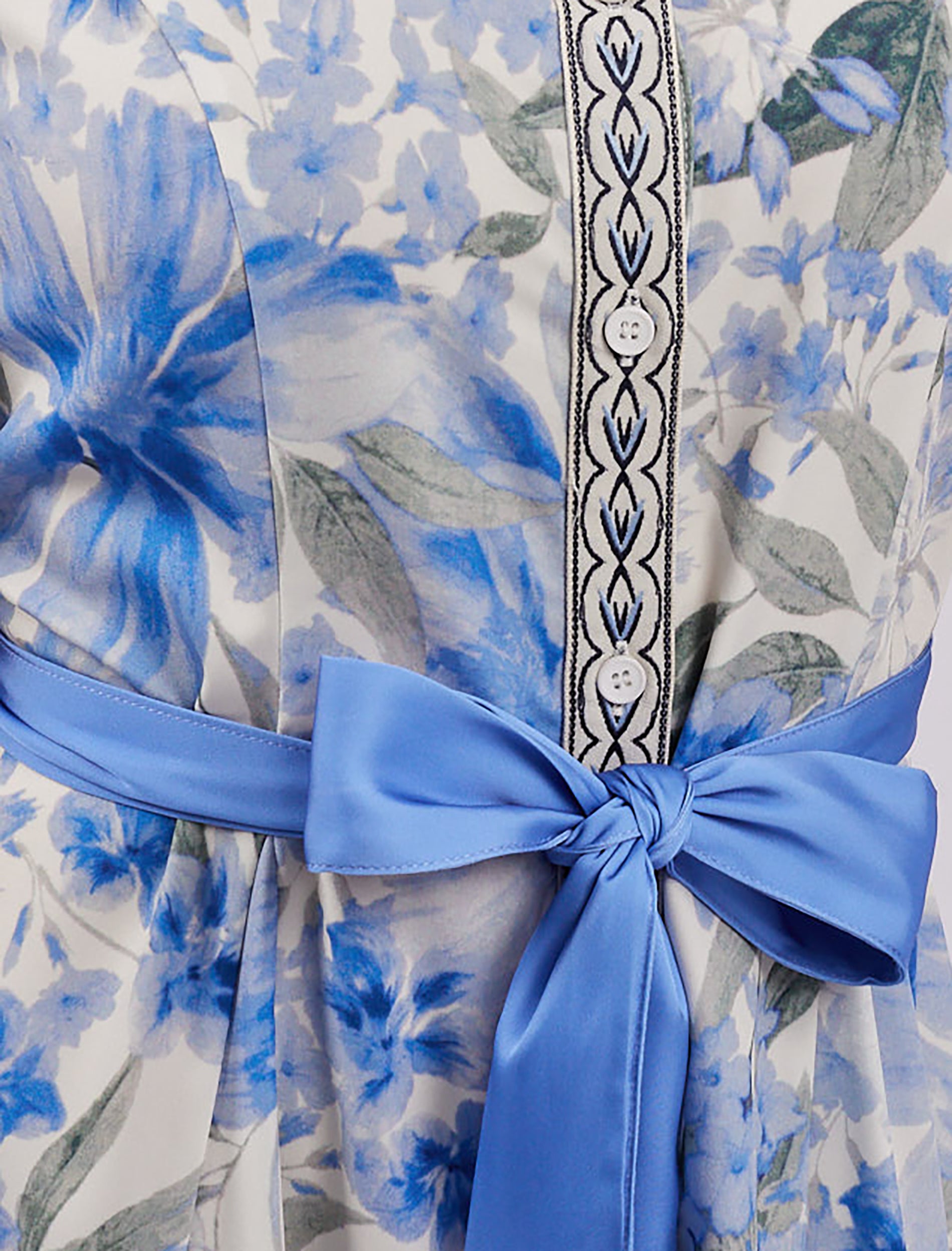 فستان نسائي مشجر