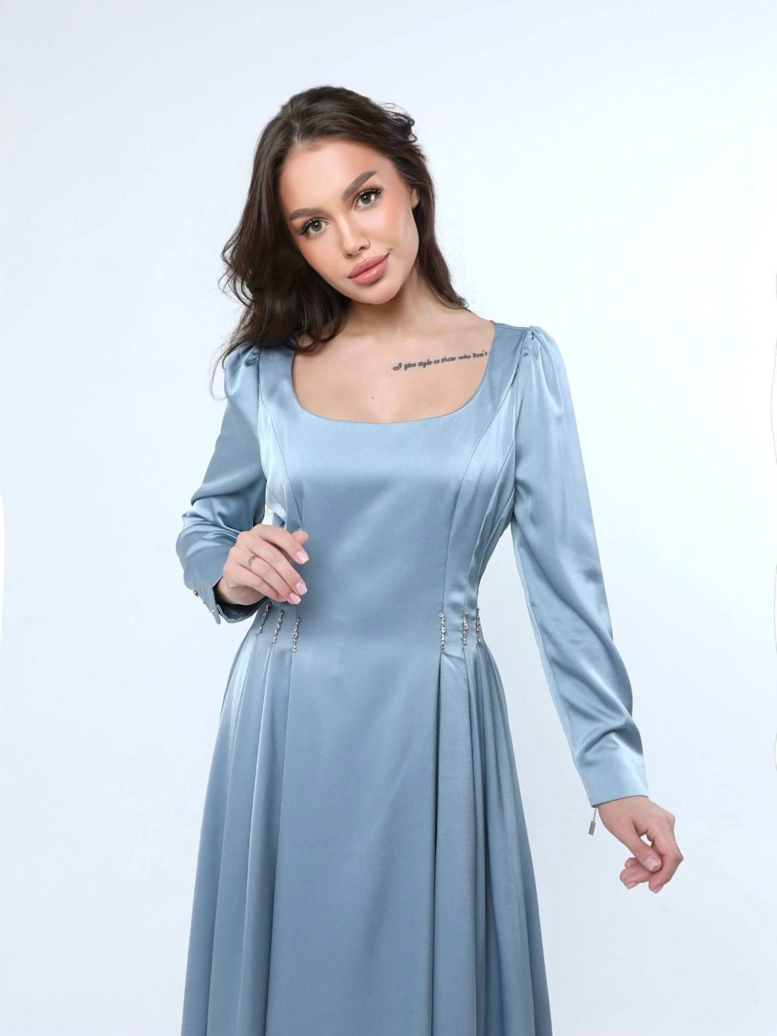 فستان نسائي