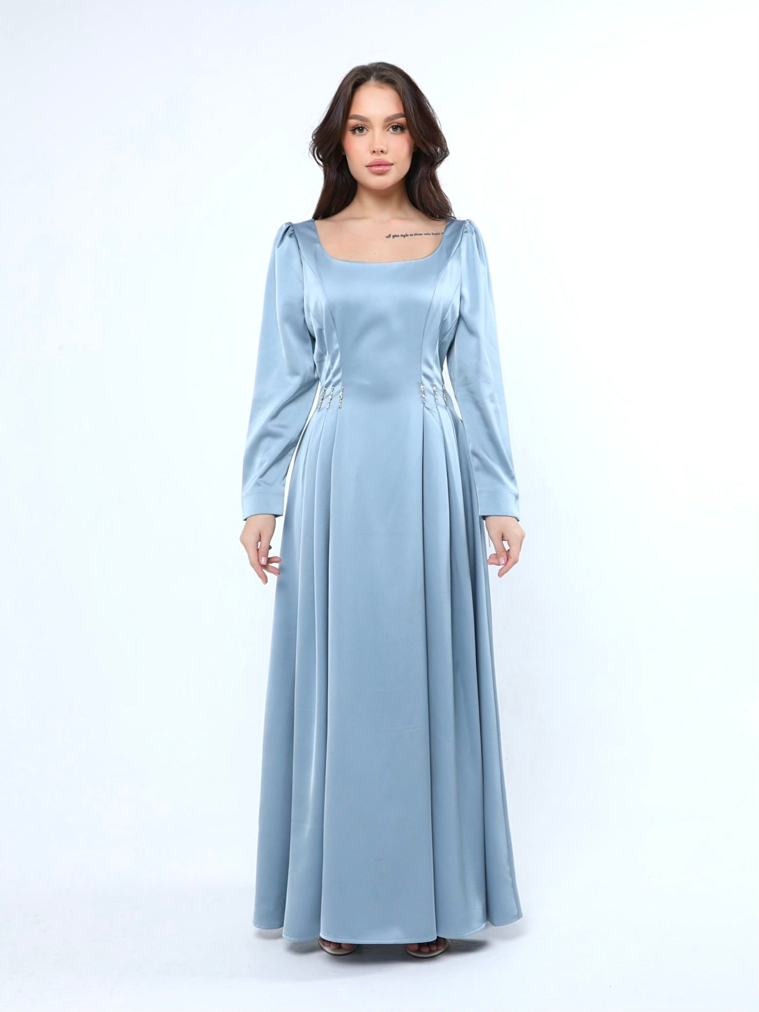 فستان نسائي