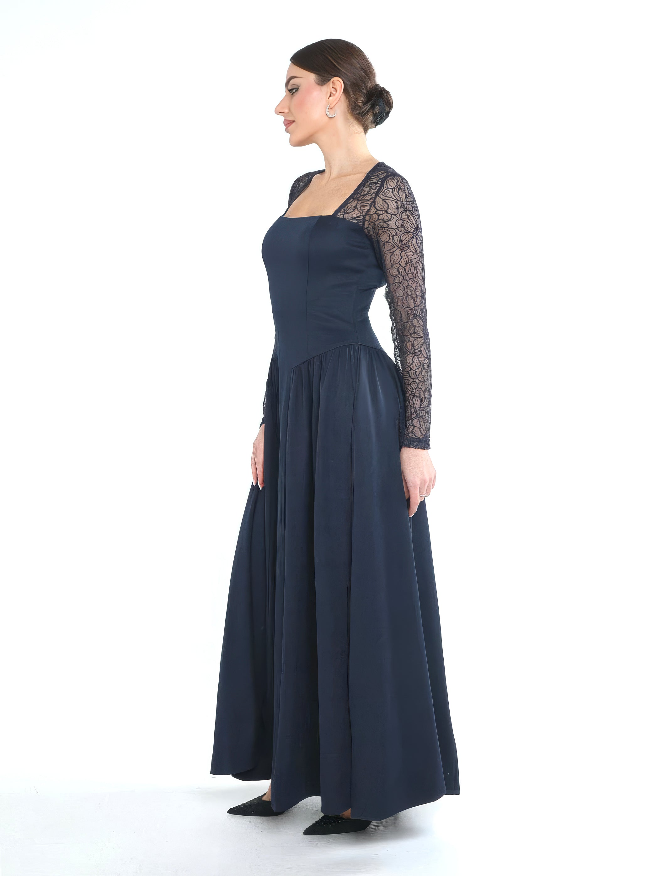 فستان نسائي