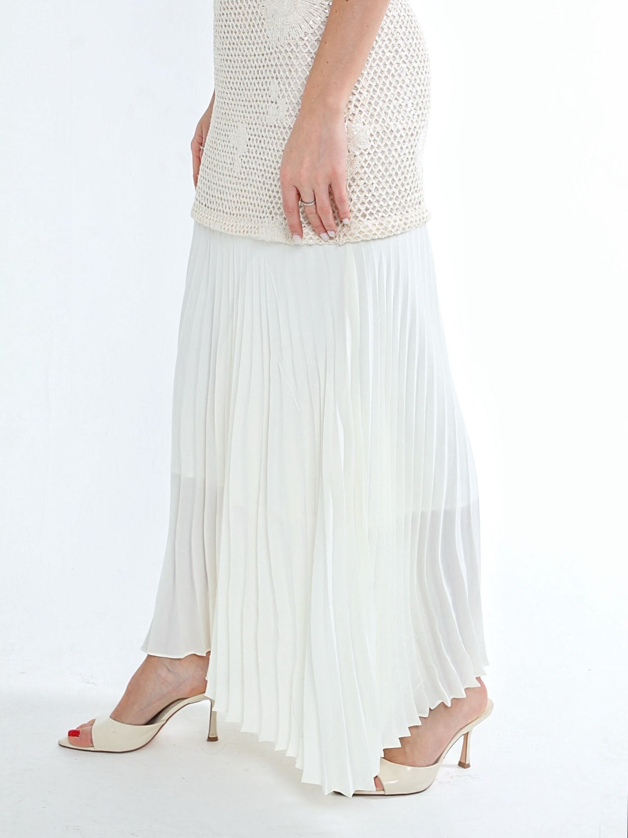 فستان أڤيرا أوف وايت