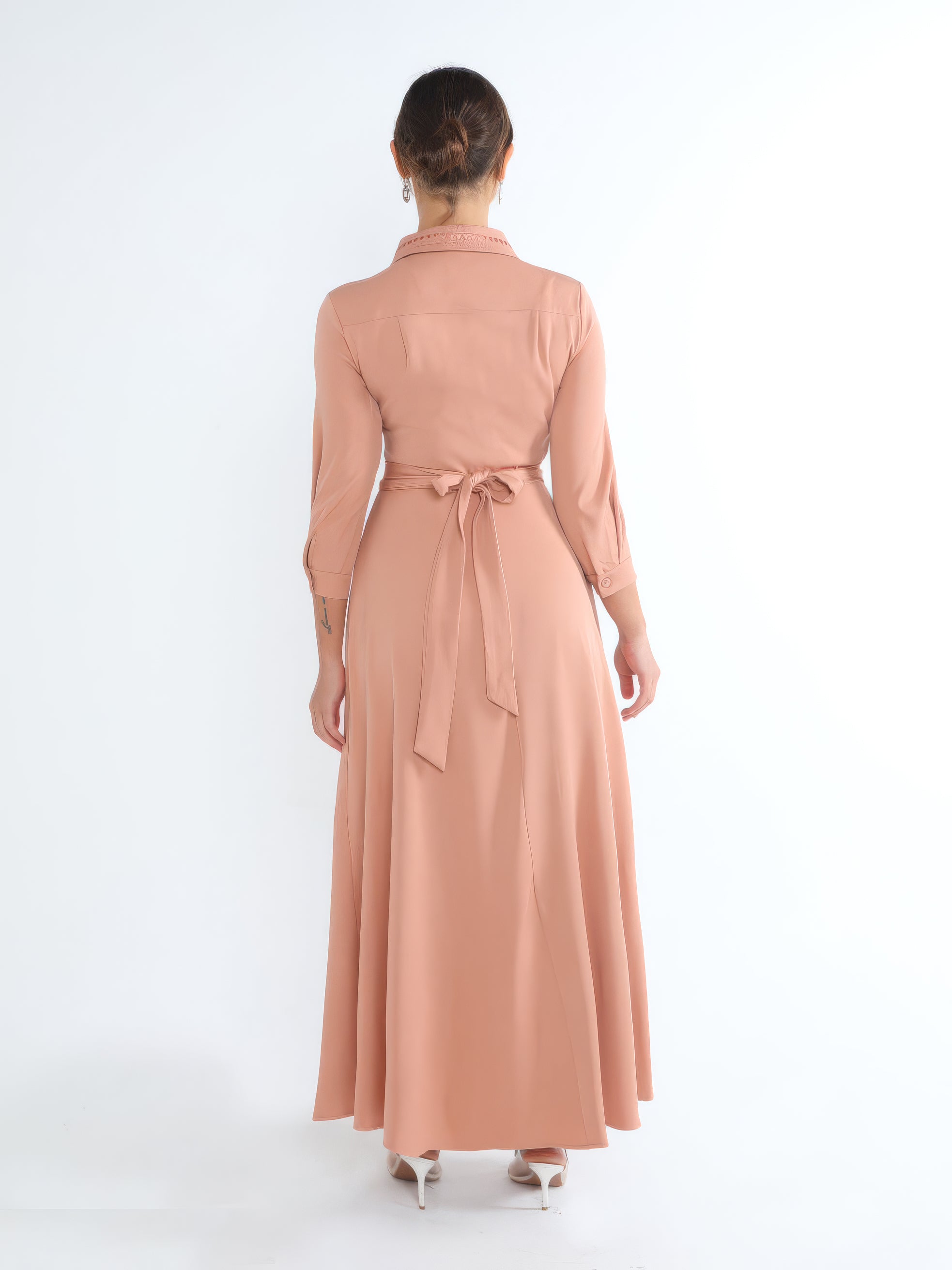 فستان نسائي