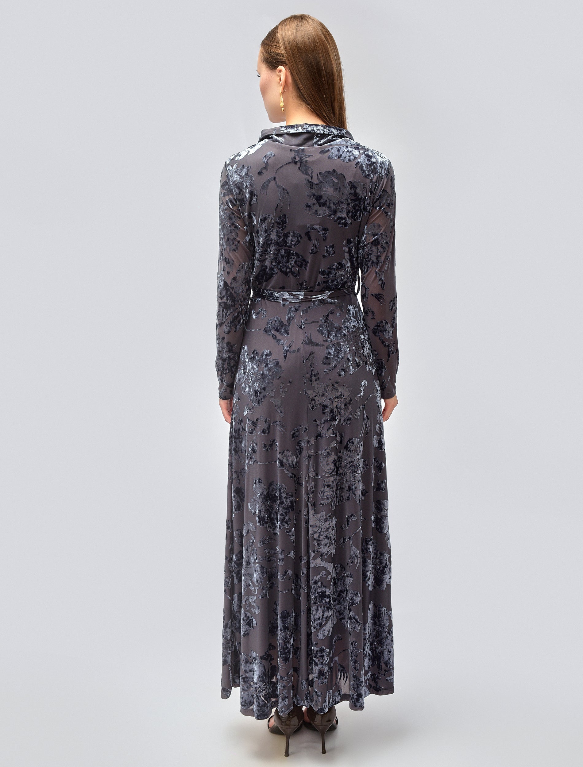 فستان نسائي