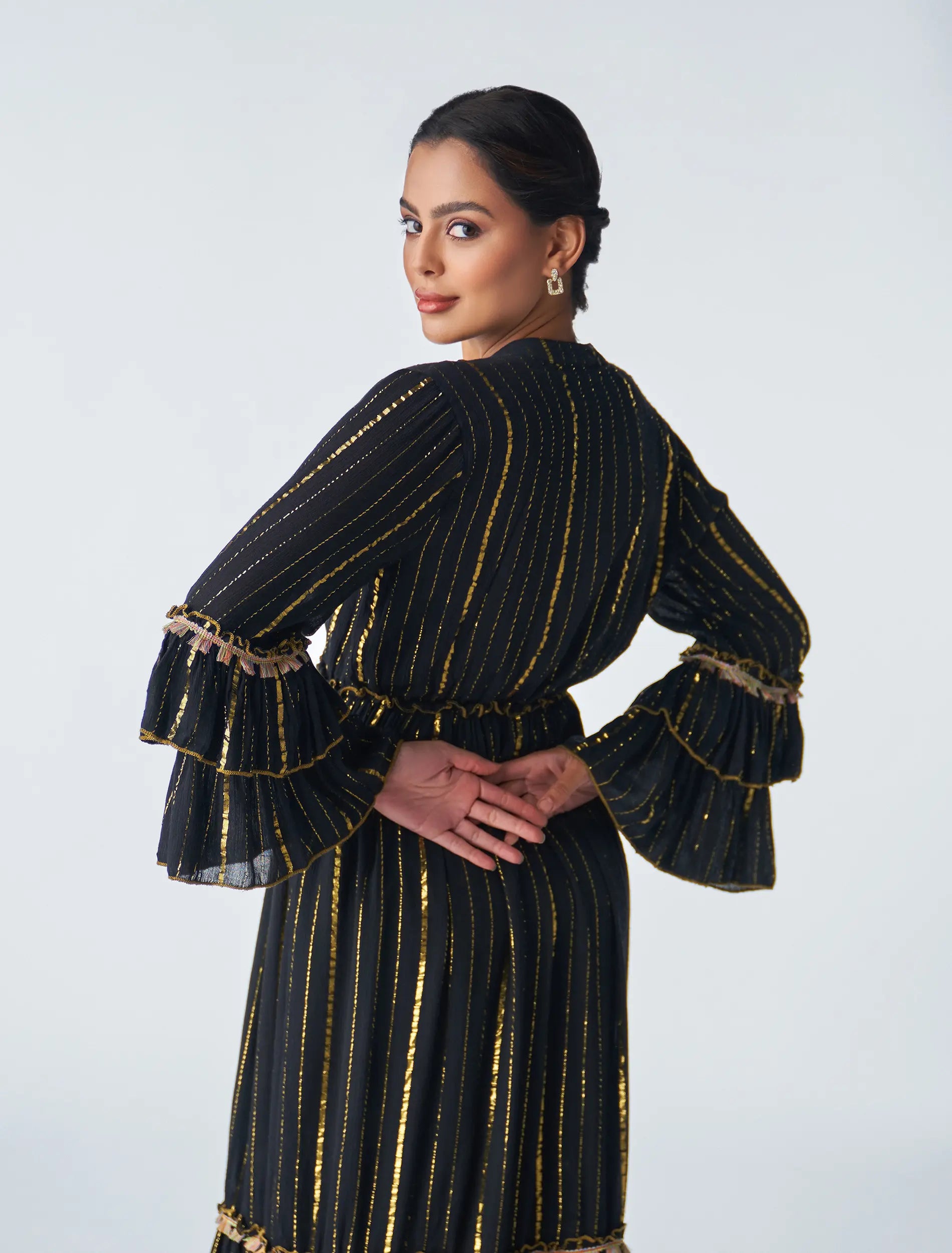w12-black-1